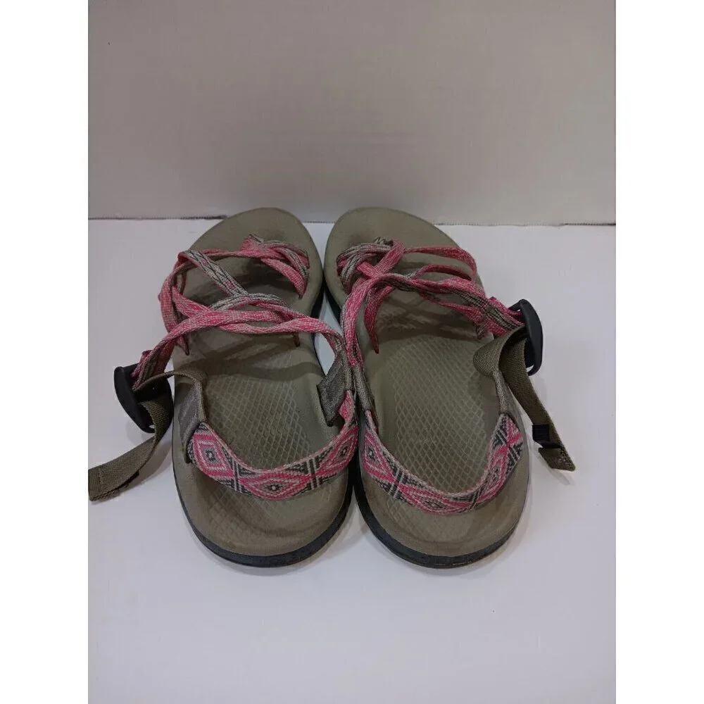 CHACO Sandals Women’s Size 8 Strappy Comfort Hiking Waterproof Casual Pink Multi